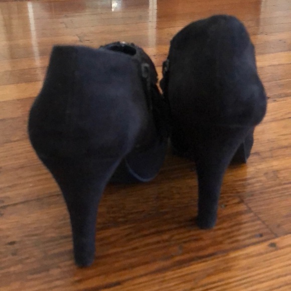 Madden Ruffled Booties - Picture 5 of 6